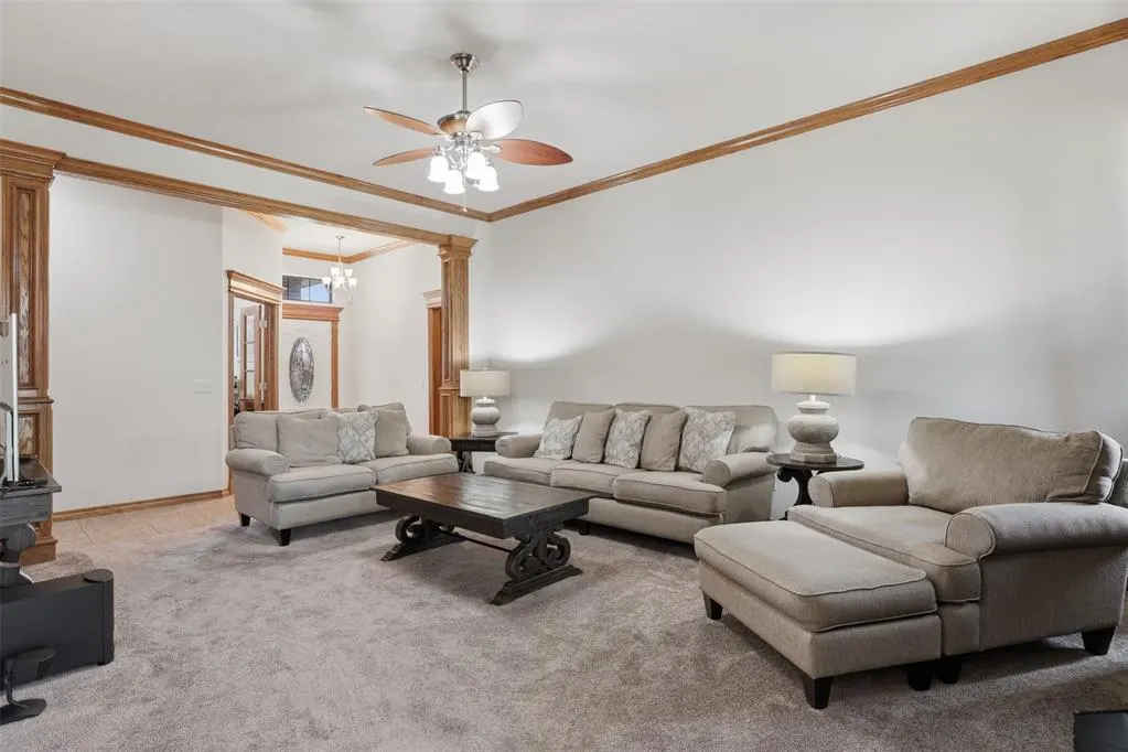 Photo 10 — 10636 NW 40th Street, Yukon, OK 73099