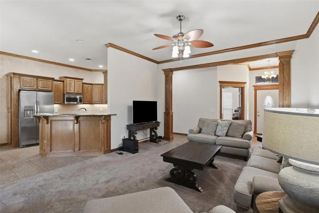 Photo 11 — 10636 NW 40th Street, Yukon, OK 73099