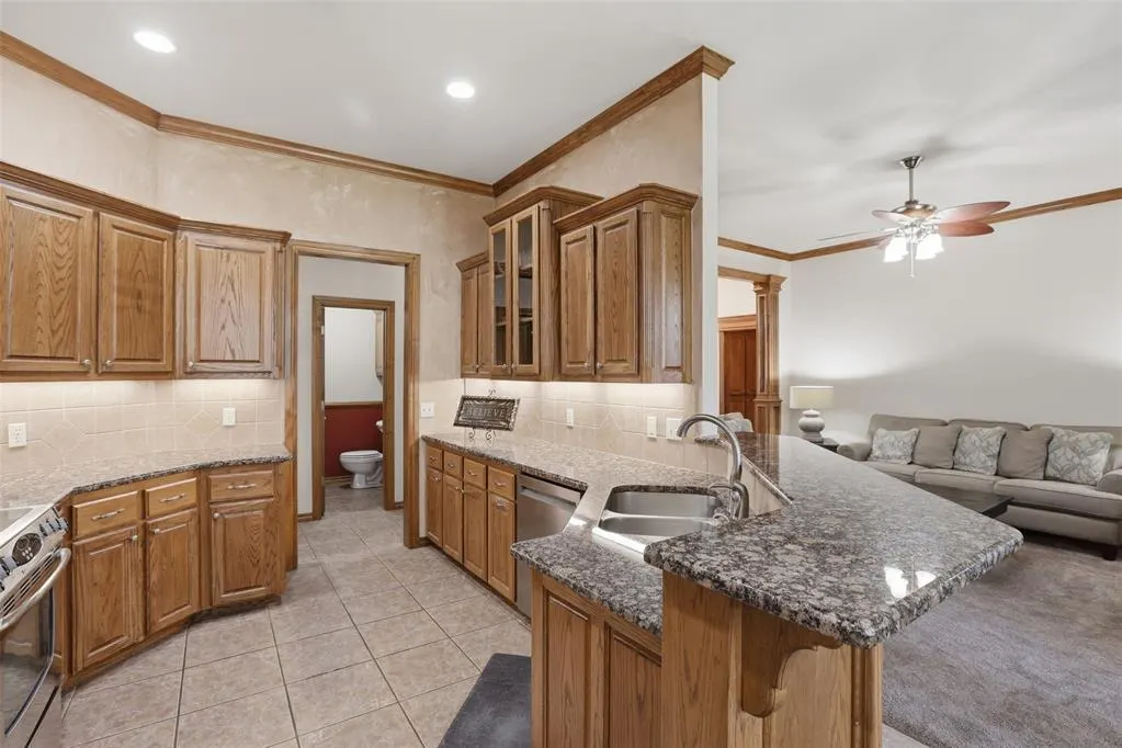 Photo 14 — 10636 NW 40th Street, Yukon, OK 73099