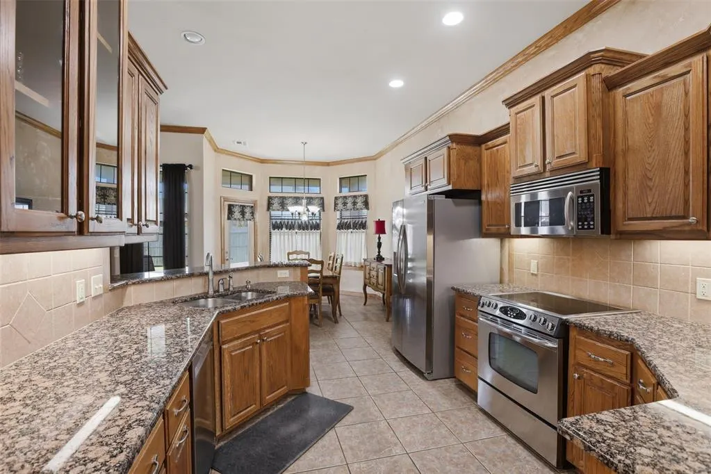 Photo 15 — 10636 NW 40th Street, Yukon, OK 73099