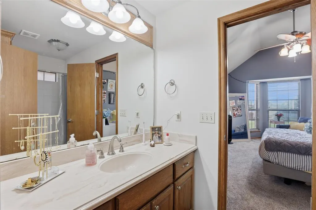 Photo 35 — 10636 NW 40th Street, Yukon, OK 73099
