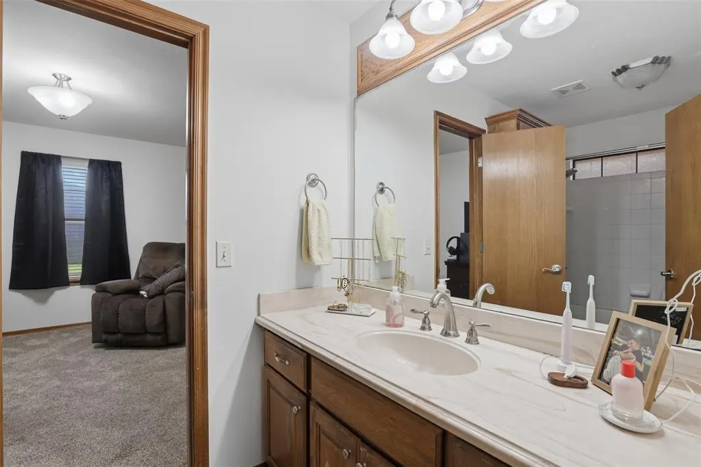 Photo 45 — 10636 NW 40th Street, Yukon, OK 73099