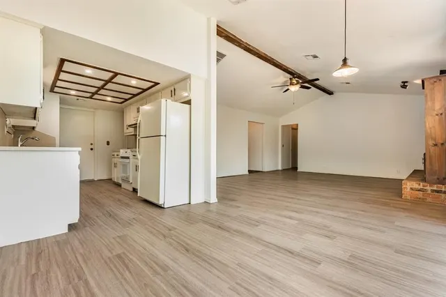 Photo 5 — 1006 W Neptune Road, Edmond, OK 73003