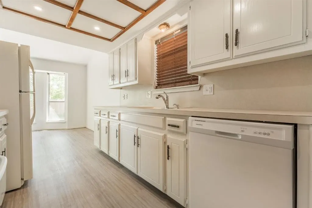 Photo 8 — 1006 W Neptune Road, Edmond, OK 73003