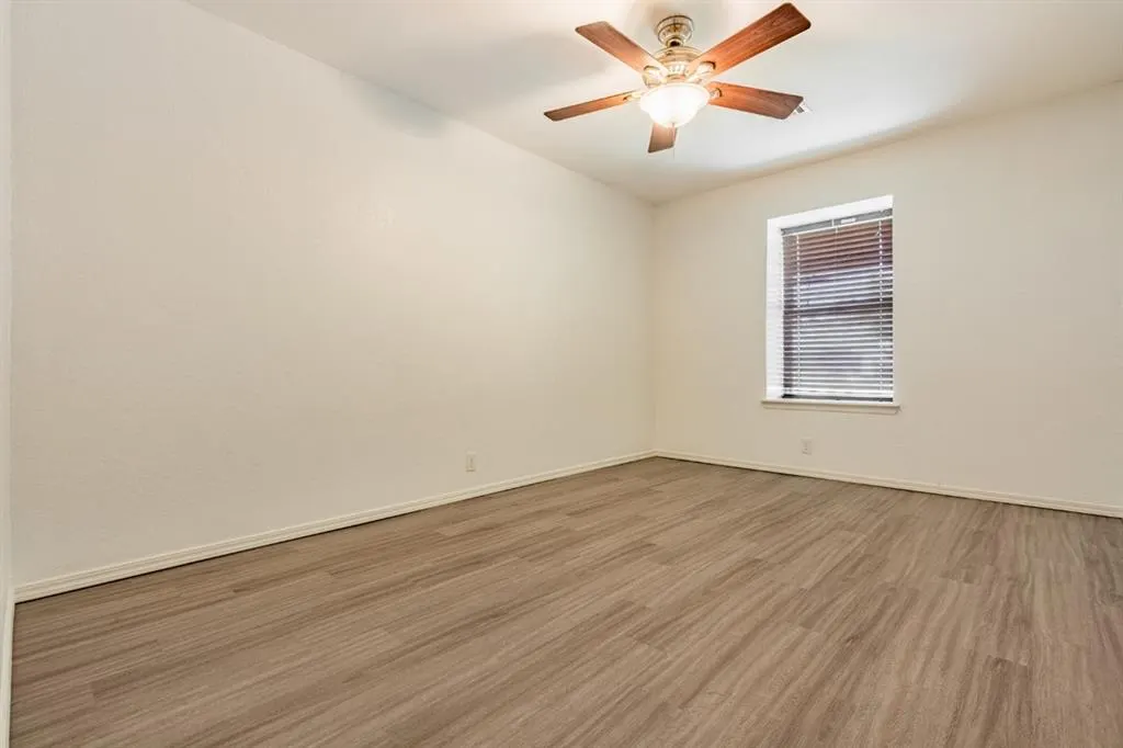 Photo 10 — 1006 W Neptune Road, Edmond, OK 73003
