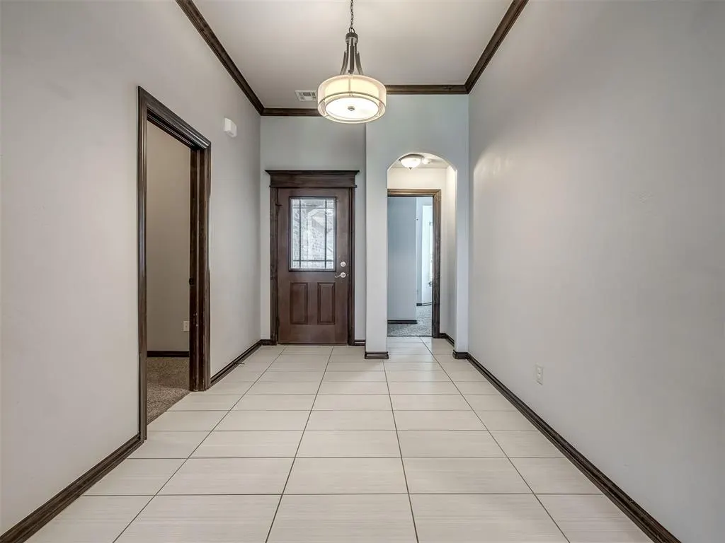 Photo 7 — 2409 Santa Monica Drive, Edmond, OK 73034
