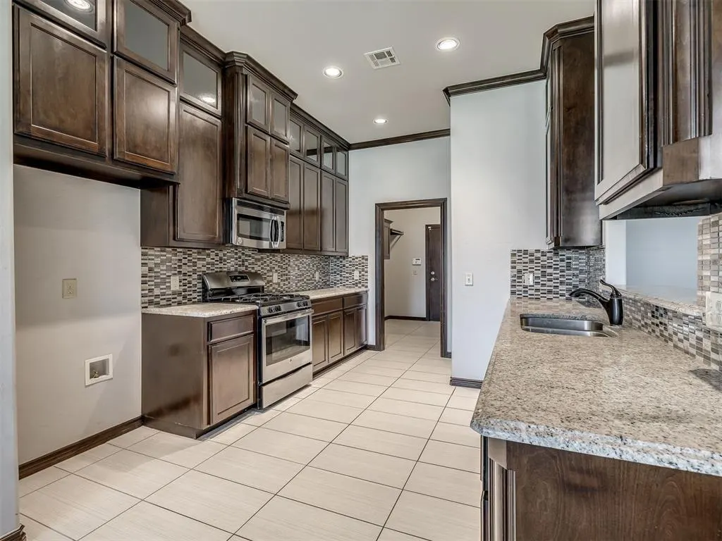 Photo 12 — 2409 Santa Monica Drive, Edmond, OK 73034