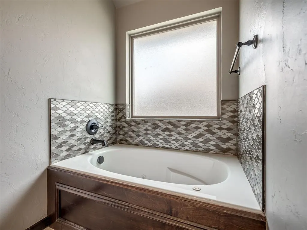 Photo 19 — 2409 Santa Monica Drive, Edmond, OK 73034