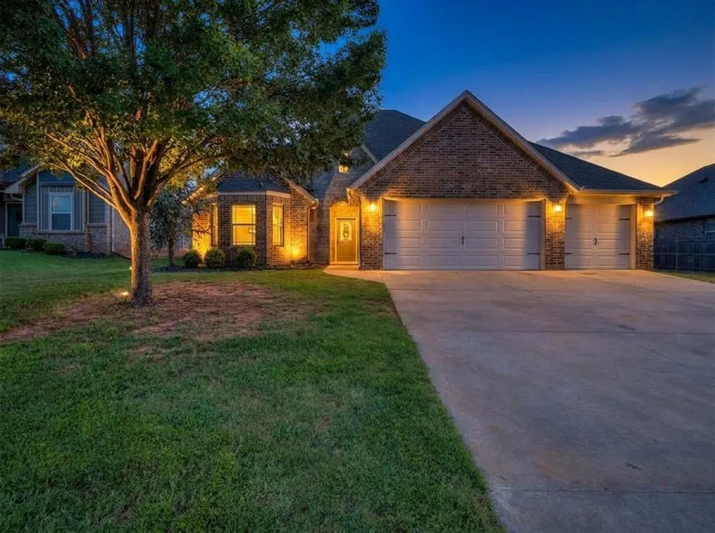 Front exterior — 2409 Santa Monica Drive, Edmond, OK 73034