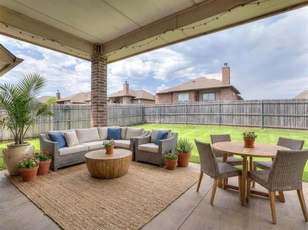 Photo 3 — 2409 Santa Monica Drive, Edmond, OK 73034