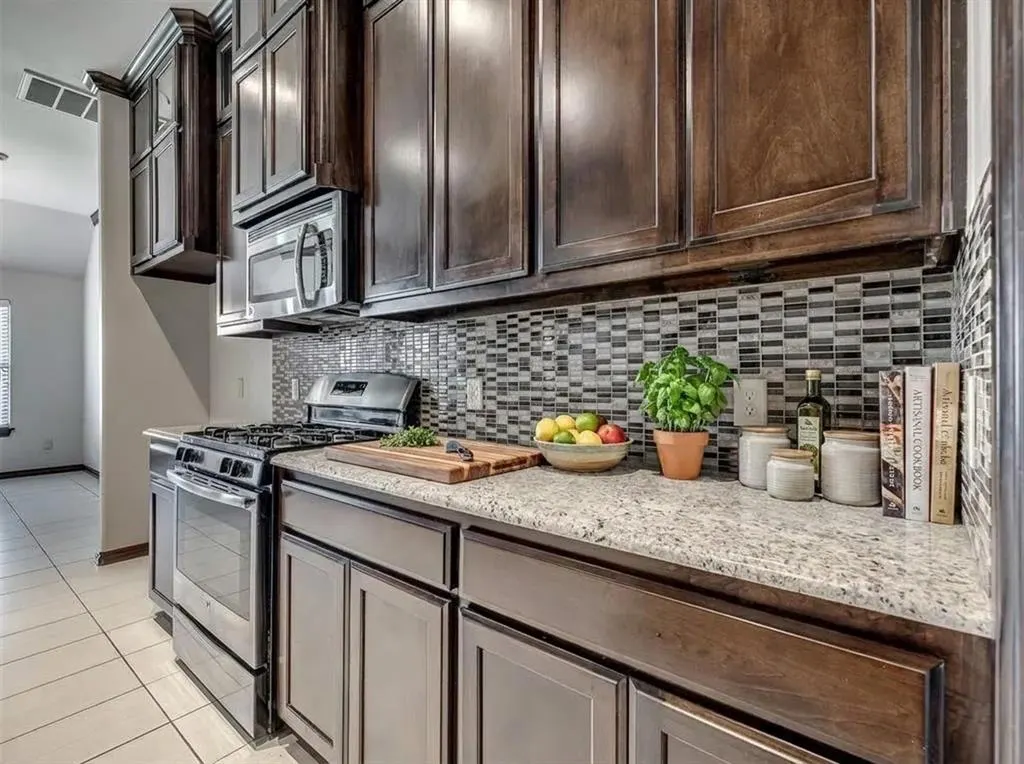 Photo 6 — 2409 Santa Monica Drive, Edmond, OK 73034