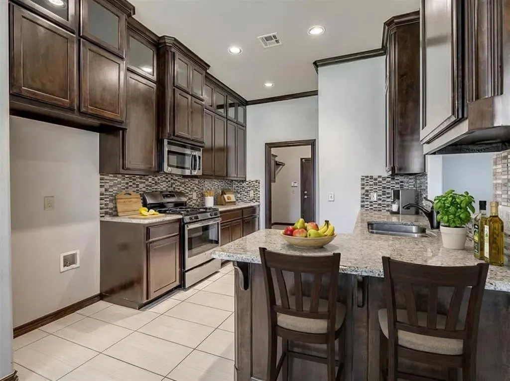 Photo 7 — 2409 Santa Monica Drive, Edmond, OK 73034