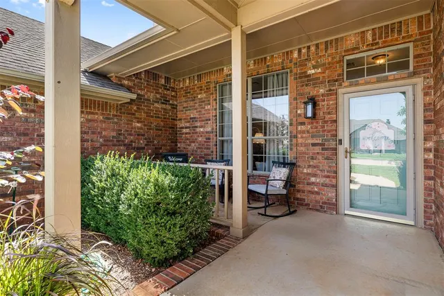 Photo 2 — 805 Fairfax Lane, El Reno, OK 73036