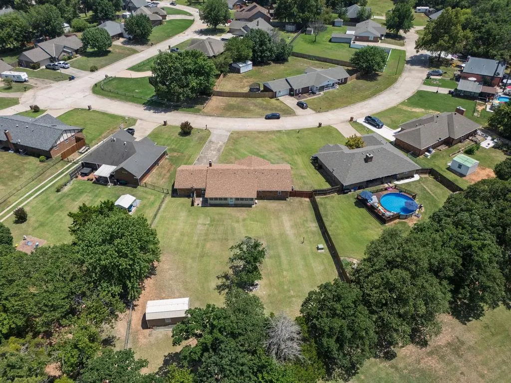 Photo 5 — 1109 W Washington Circle, Tecumseh, OK 74873