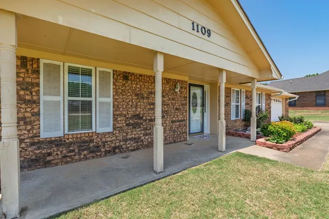 Photo 7 — 1109 W Washington Circle, Tecumseh, OK 74873