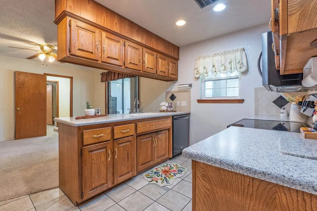 Photo 17 — 1109 W Washington Circle, Tecumseh, OK 74873