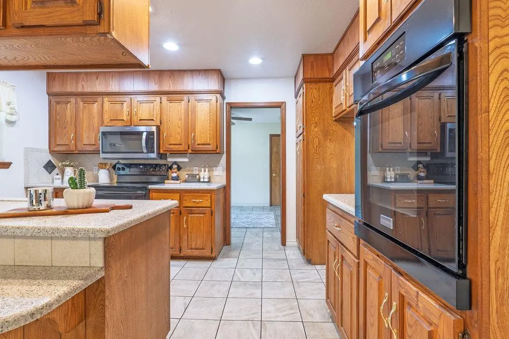 Photo 23 — 1109 W Washington Circle, Tecumseh, OK 74873