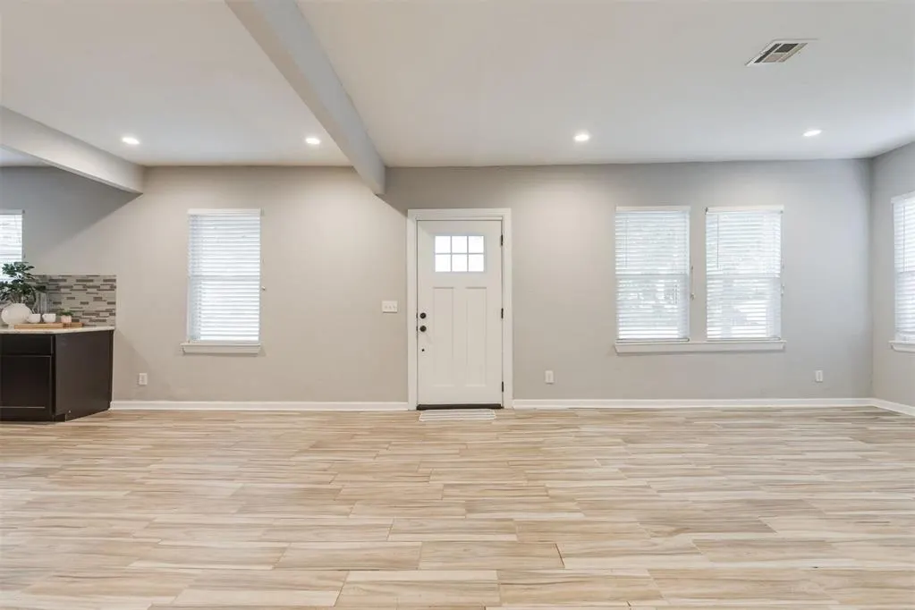 Photo 7 — 832 NW 35th Street, Oklahoma City, OK 73118