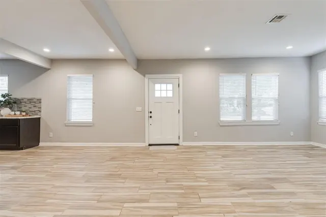Photo 7 — 832 NW 35th Street, Oklahoma City, OK 73118