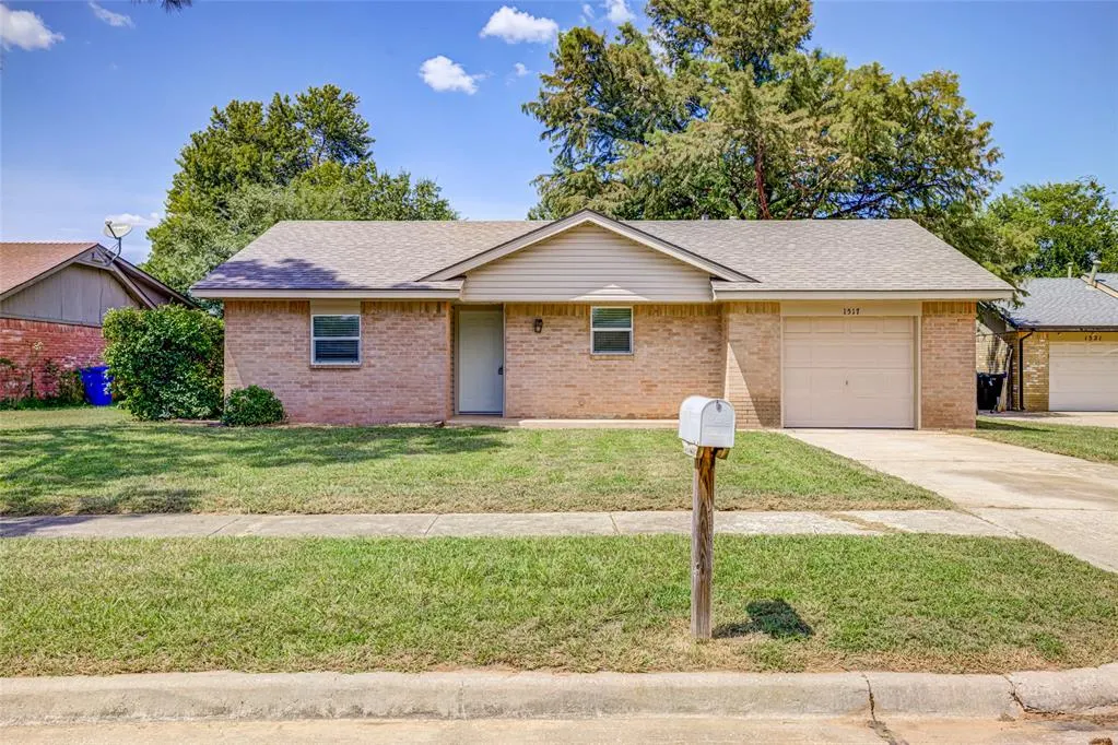 Photo 2 — 1517 Willowcliff Court, Norman, OK 73071