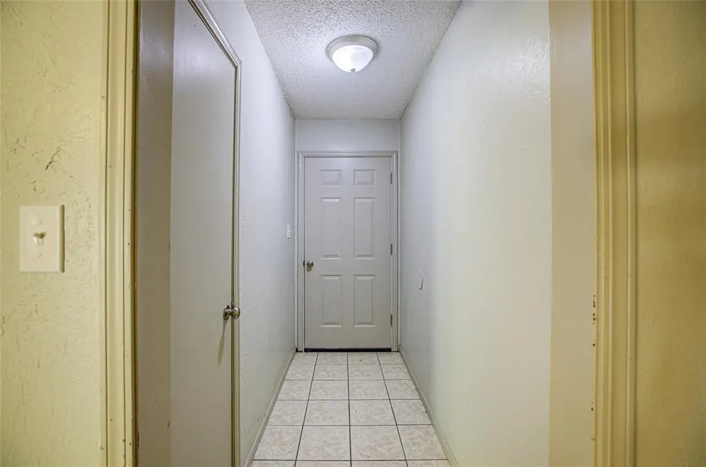 Photo 6 — 1517 Willowcliff Court, Norman, OK 73071