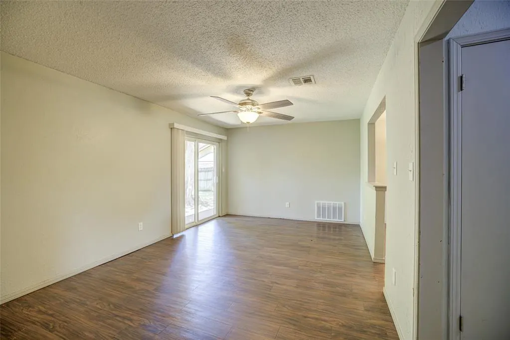 Photo 7 — 1517 Willowcliff Court, Norman, OK 73071