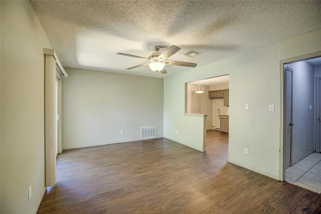 Photo 8 — 1517 Willowcliff Court, Norman, OK 73071