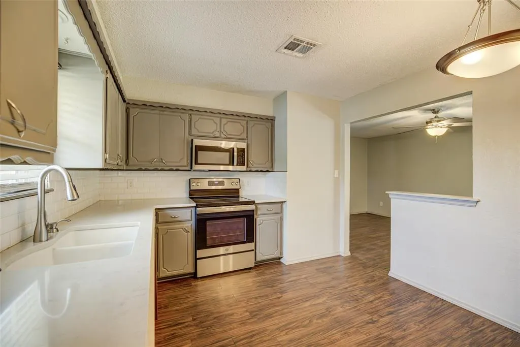 Photo 11 — 1517 Willowcliff Court, Norman, OK 73071