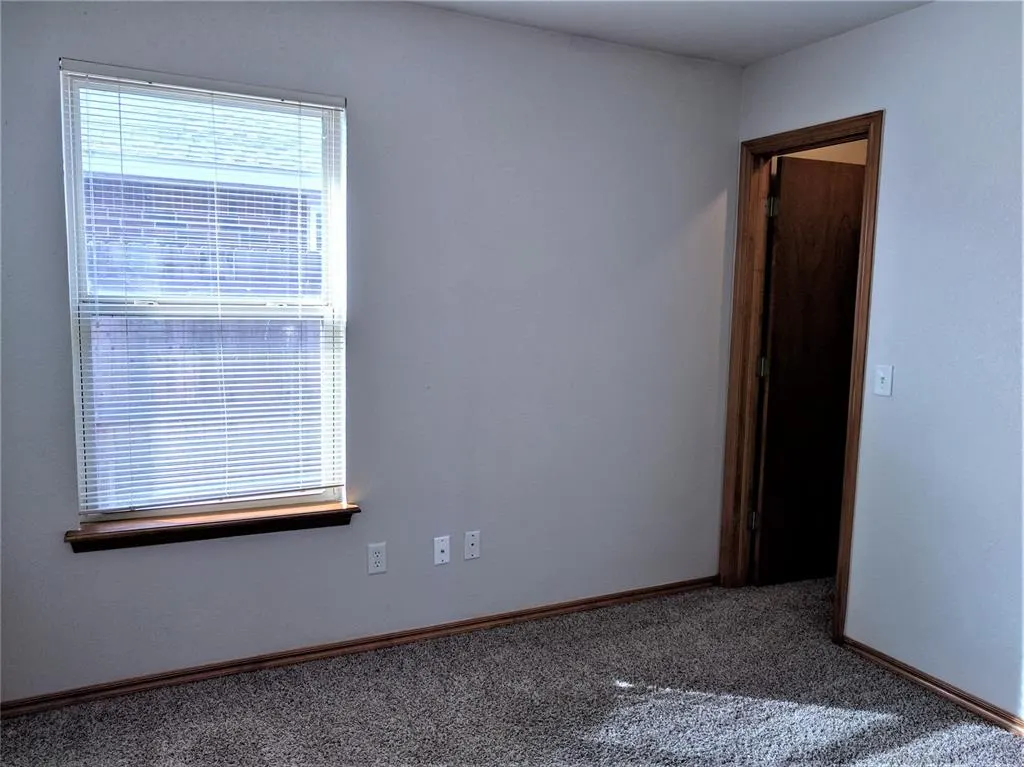 Photo 3 — 2821 East Lake Drive, Norman, OK 73071