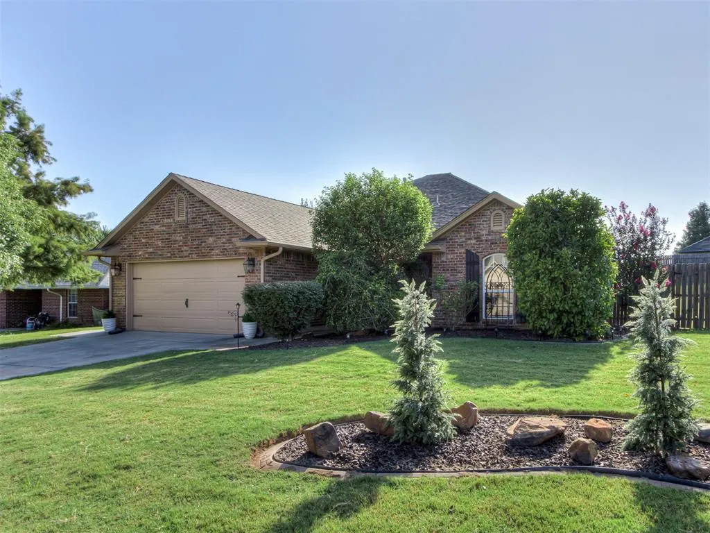 Front exterior — 1916 N Shawnee Trail, Choctaw, OK 73020