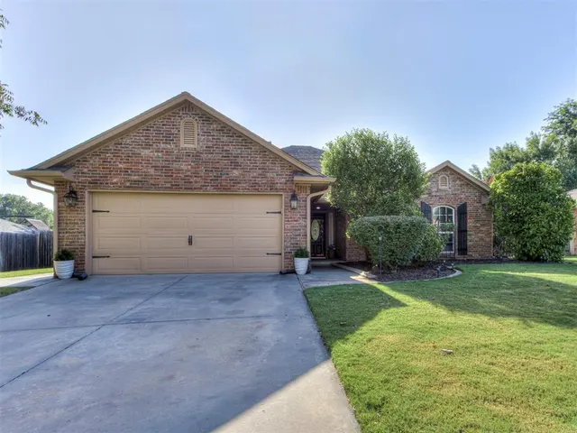Photo 3 — 1916 N Shawnee Trail, Choctaw, OK 73020