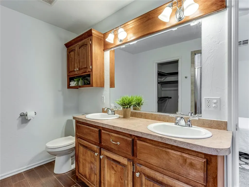 Photo 15 — 1916 N Shawnee Trail, Choctaw, OK 73020