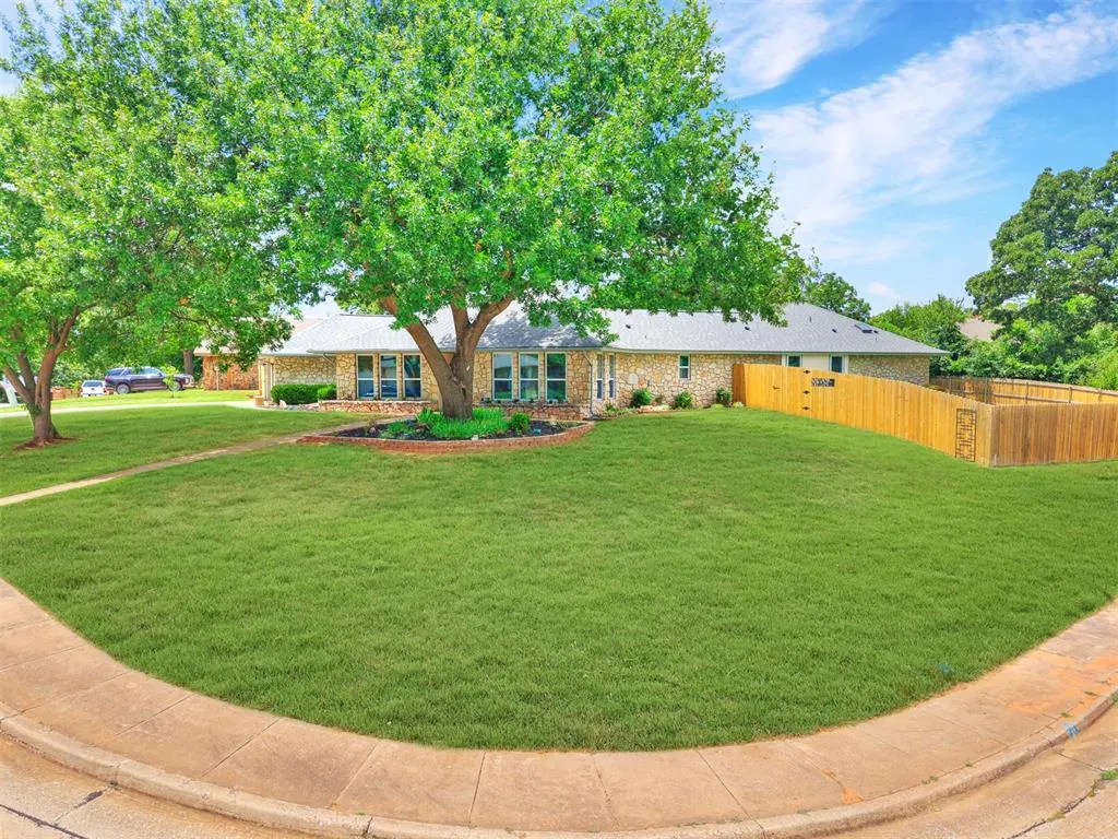 Photo 2 — 1103 Sunny Brook Drive, Edmond, OK 73034