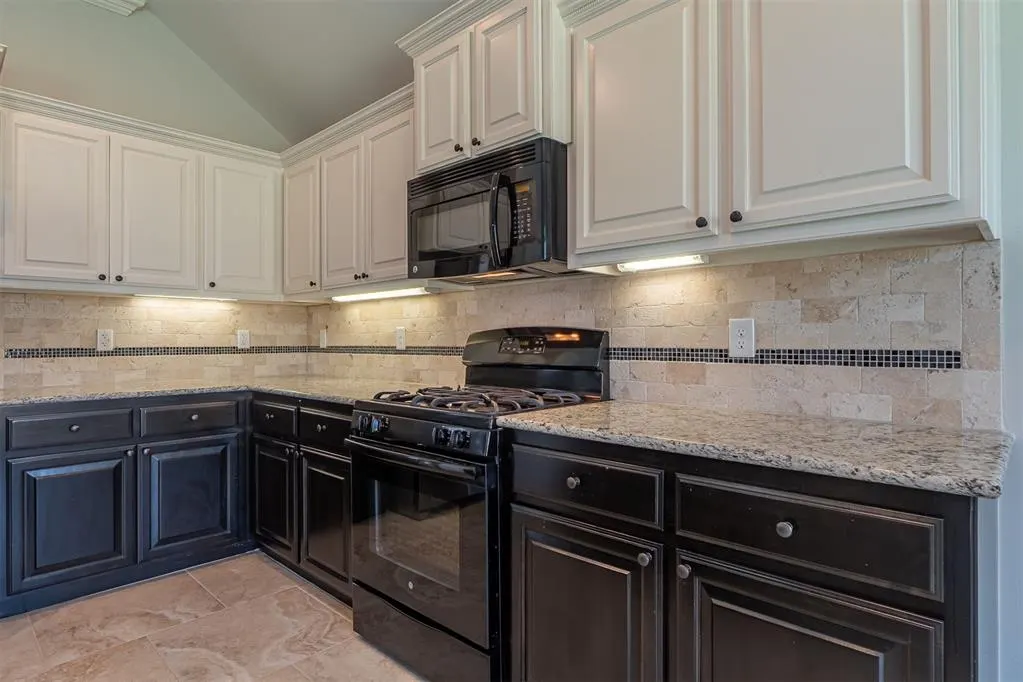 Photo 17 — 15933 Positano Drive, Edmond, OK 73013