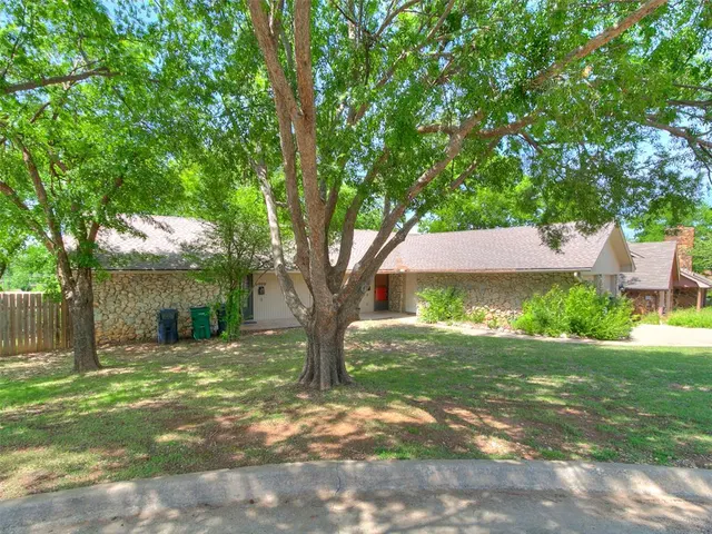 Photo 5 — 3409 Cameron Court, Oklahoma City, OK 73112