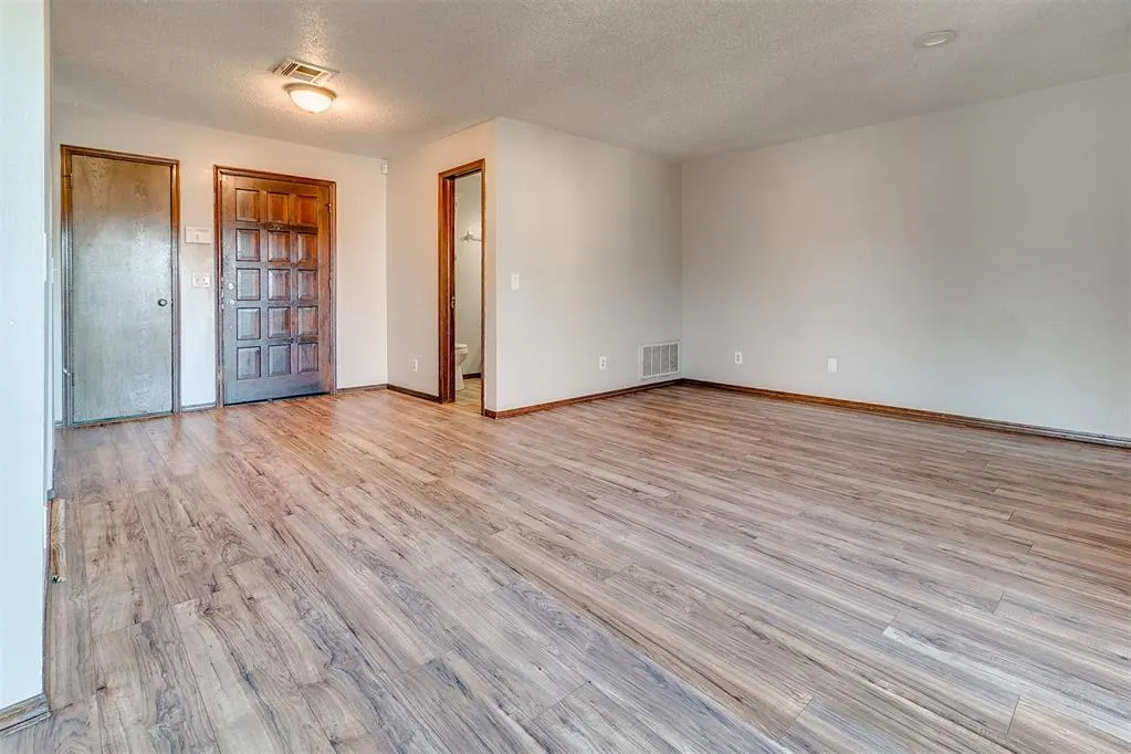 Photo 13 — 3409 Cameron Court, Oklahoma City, OK 73112