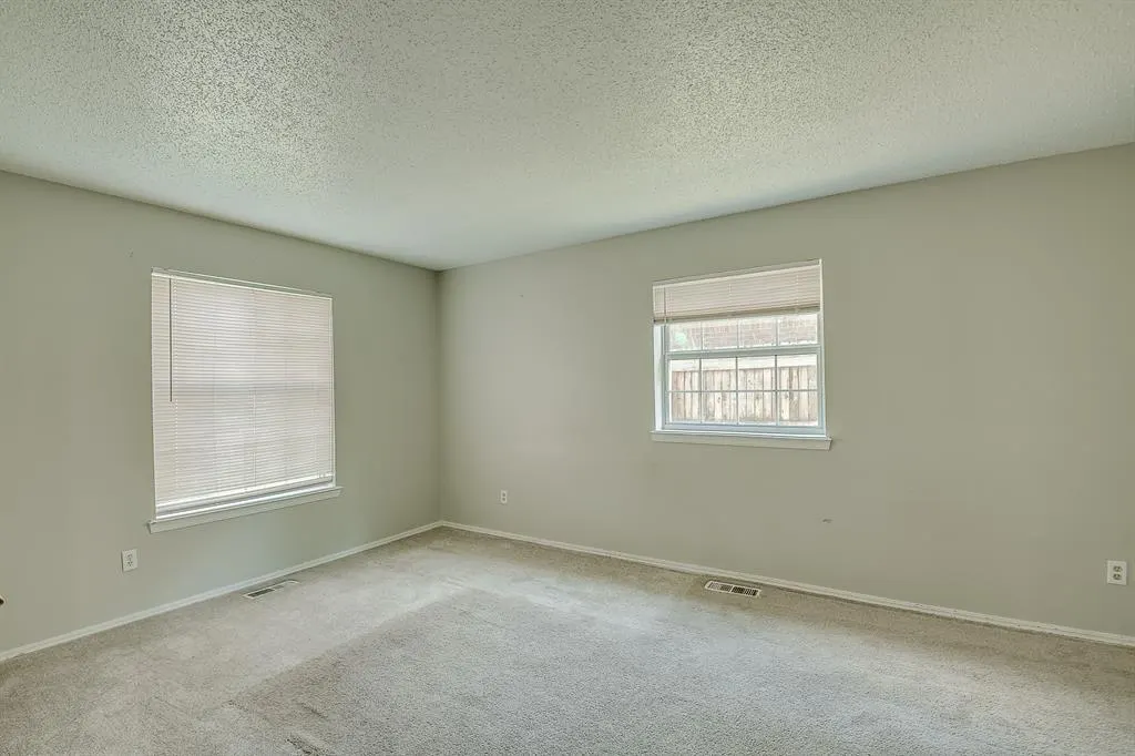 Photo 6 — 9305 S Winston Way, Oklahoma City, OK 73139