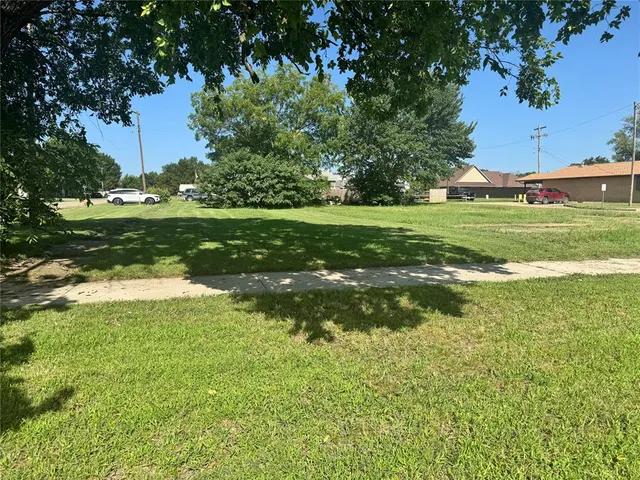 Photo 2 — 307 N Broadway, Davenport, OK 74026