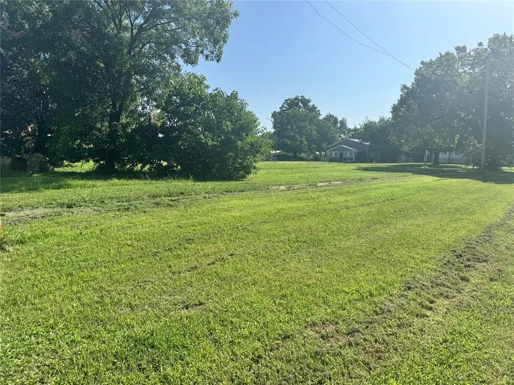 Photo 3 — 307 N Broadway, Davenport, OK 74026