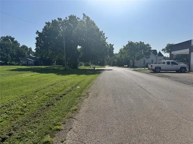 Photo 4 — 307 N Broadway, Davenport, OK 74026