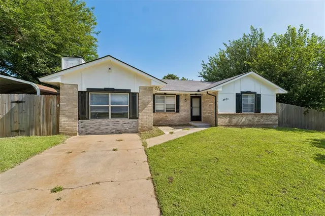 Front exterior — 3401 E Noble Drive, Edmond, OK 73034