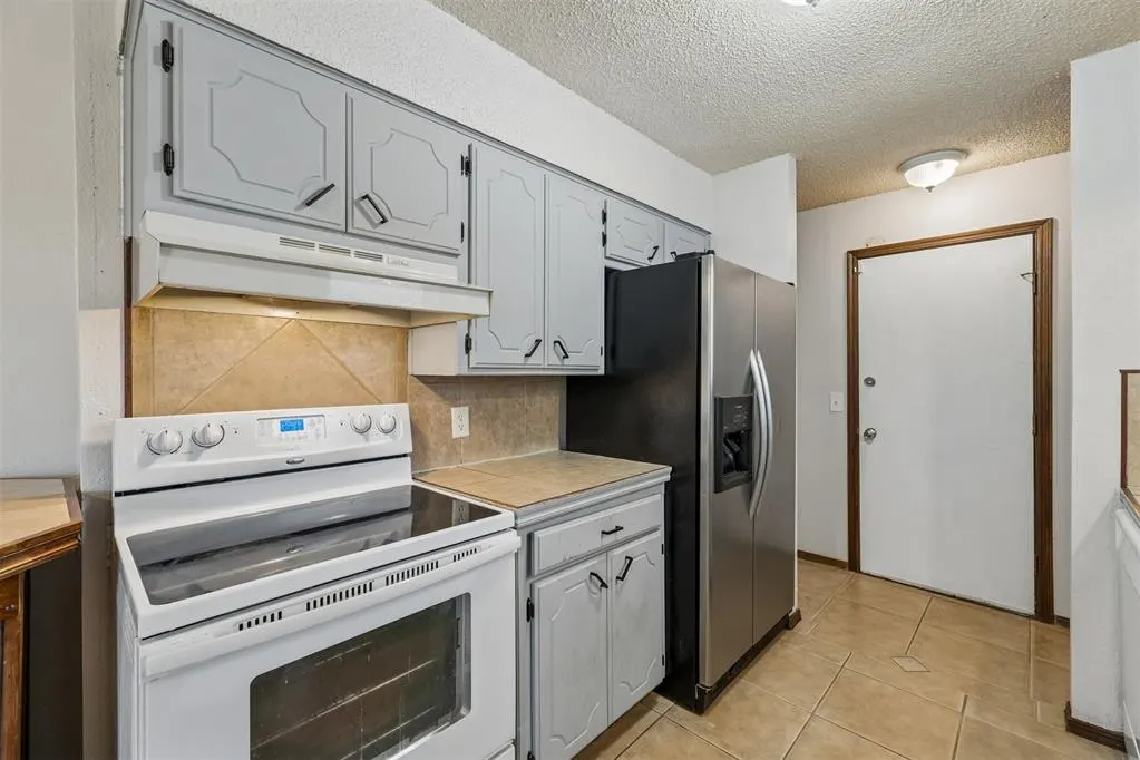 Photo 9 — 3401 E Noble Drive, Edmond, OK 73034
