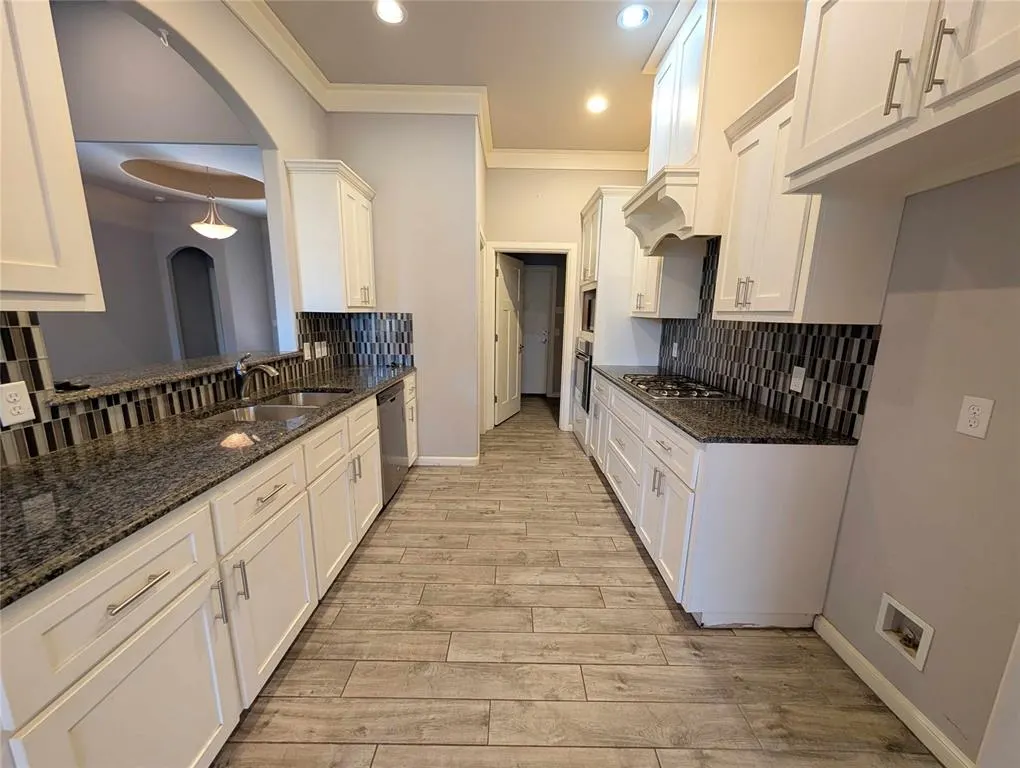 Photo 6 — 2349 Santa Monica Street, Edmond, OK 73034