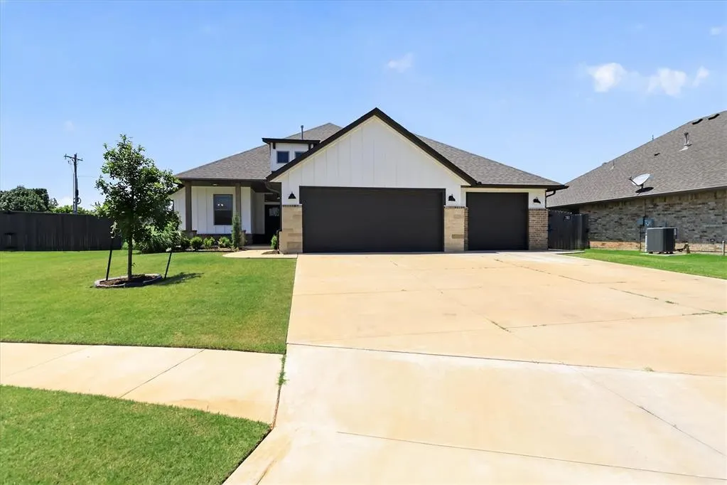 Photo 2 — 1005 Pacific Avenue, Newcastle, OK 73065