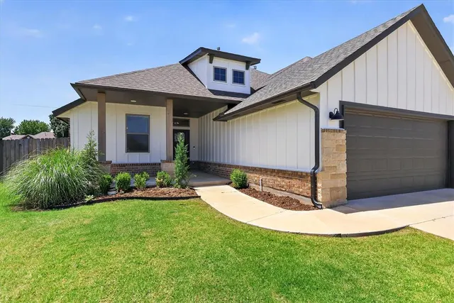 Photo 3 — 1005 Pacific Avenue, Newcastle, OK 73065