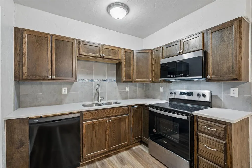 Photo 9 — 510 N Marshall Drive, Oklahoma City, OK 73110