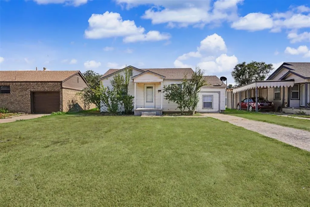 Front exterior — 1016 E Liveoak Street, Altus, OK 73521