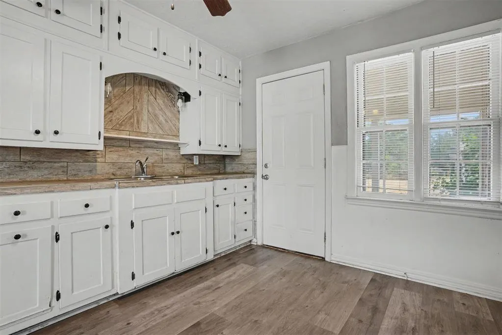 Photo 9 — 1016 E Liveoak Street, Altus, OK 73521