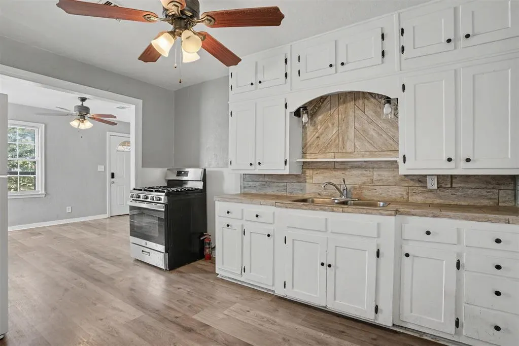 Photo 11 — 1016 E Liveoak Street, Altus, OK 73521
