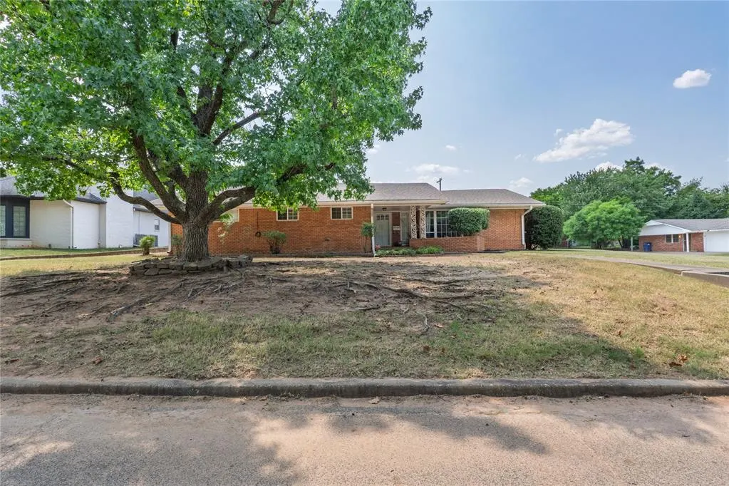 Photo 7 — 1848 N Pennsylvania Avenue, Shawnee, OK 74804